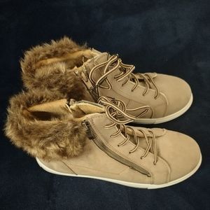 Pop Impressive Taupe Booties